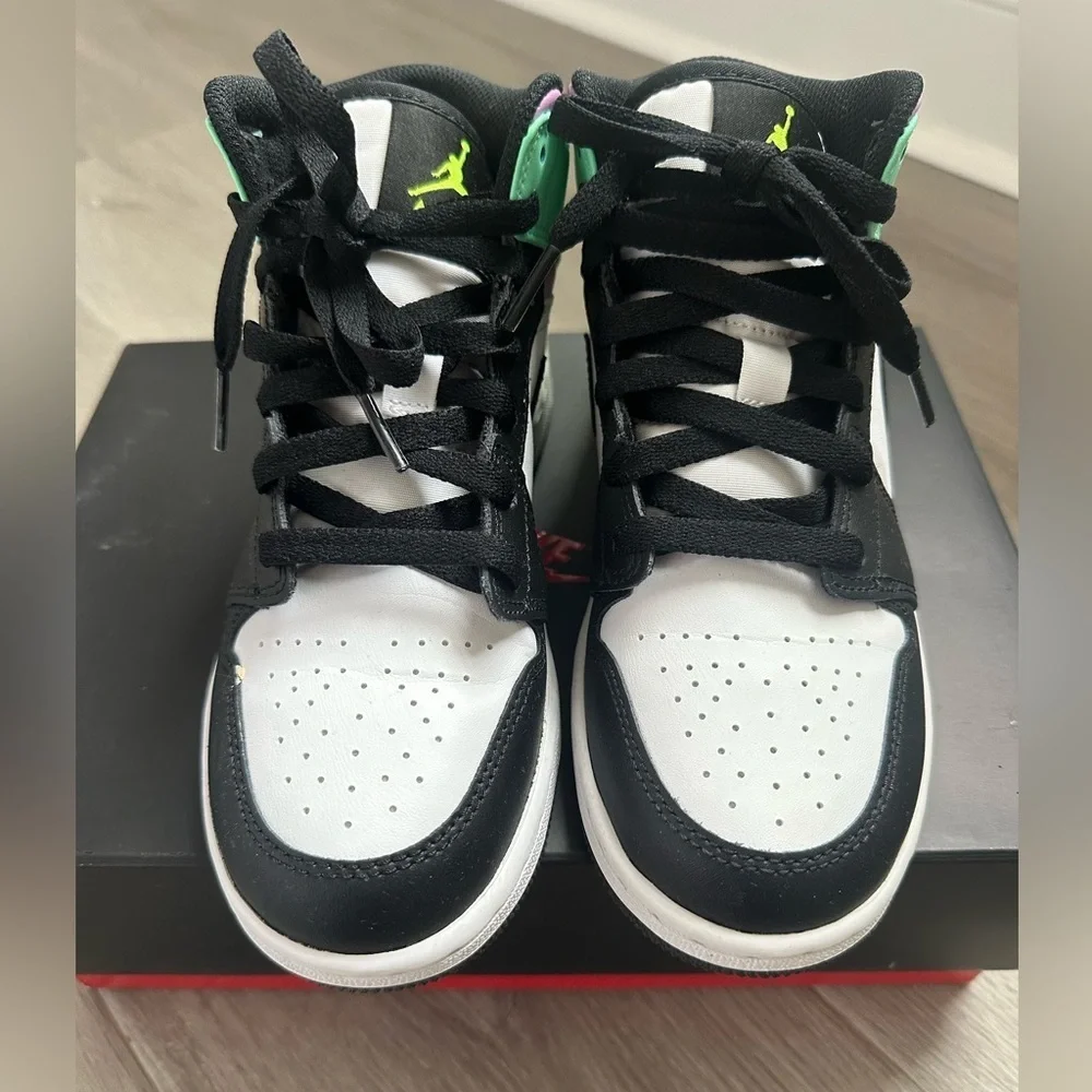 NIKE AIR JORDAN BOYS Sz 4 white/ black/ neon green/ purple,& turquoise Mid rise